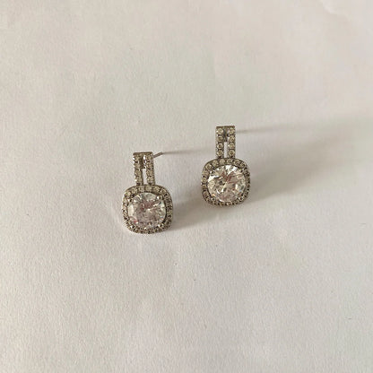 Lxalry Rhodium Moissanite Halo Earrings – Hypoallergenic, 70-Point Prism Glow, Luxury Gift for Weddings & Daily Wear